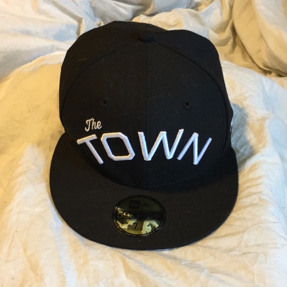 New Era Other - 💜5-for-$20💜New Era “The Town” Fitted Hat